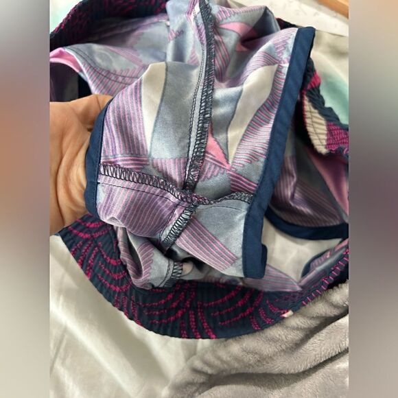 Billabong Geometric Pattern Sport Shorts - Picture 7 of 7